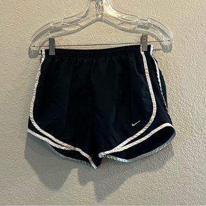 Nike Dri-fit Womens Size Medium Black White Athletic Shorts